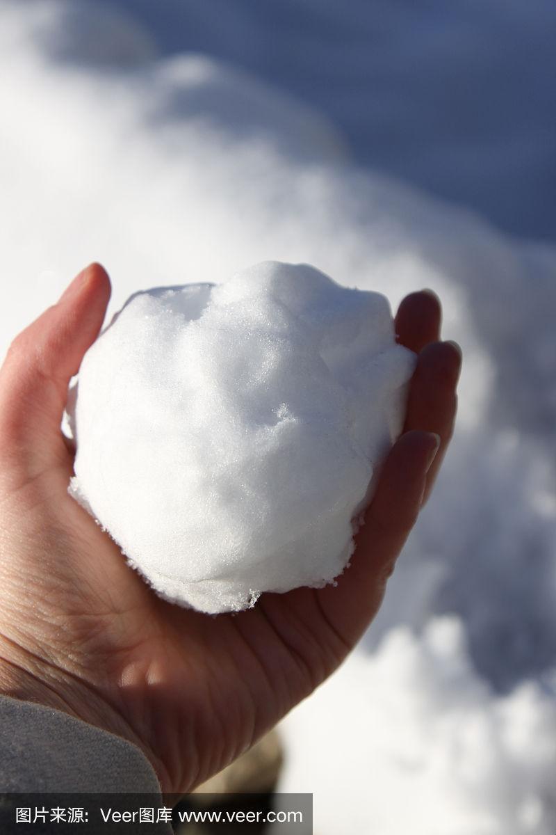 “那两球雪，在手间舞动，全网炸裂！”