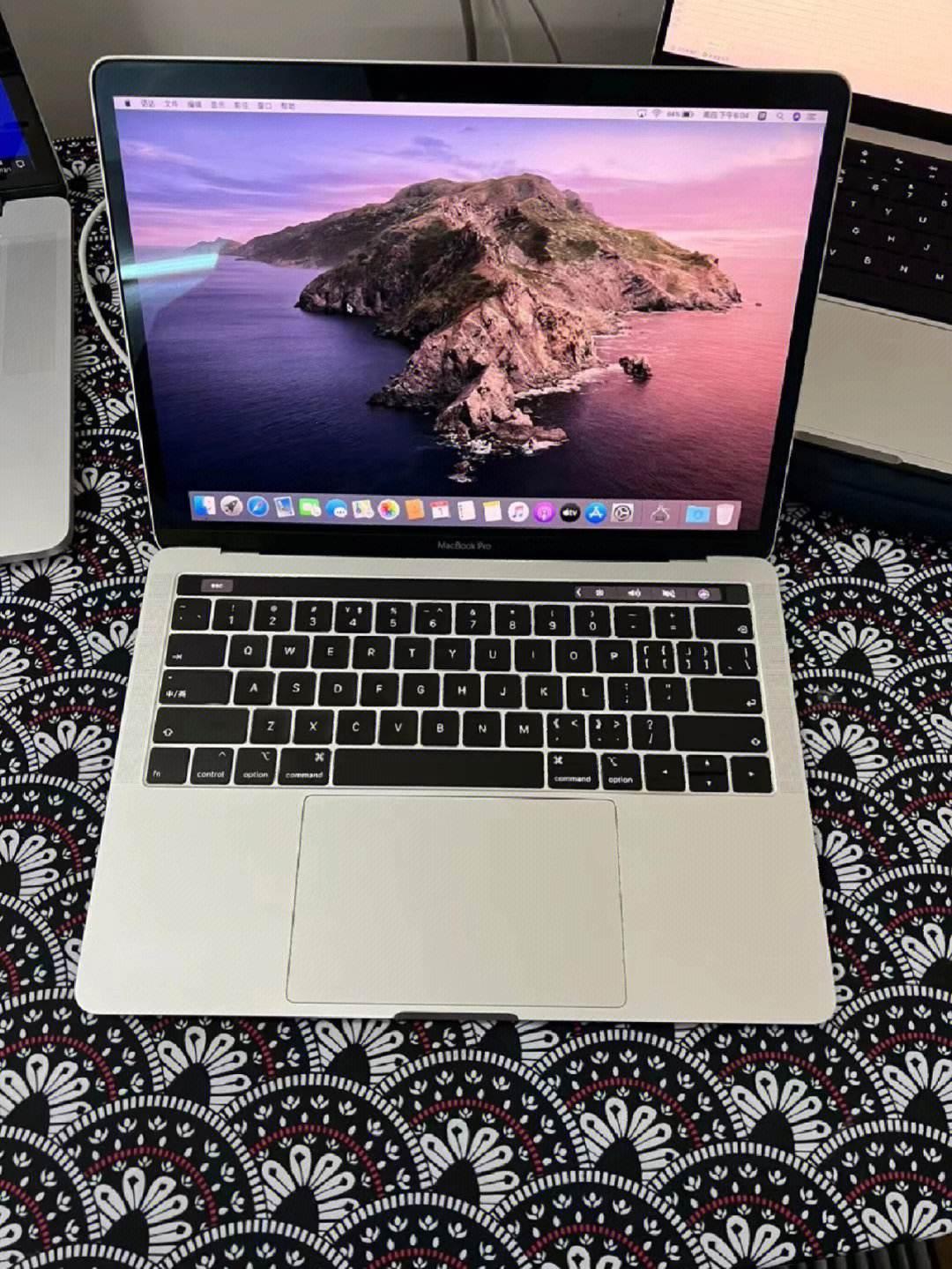 "青春霸屏，高清MacBook Pro18岁成人礼！"