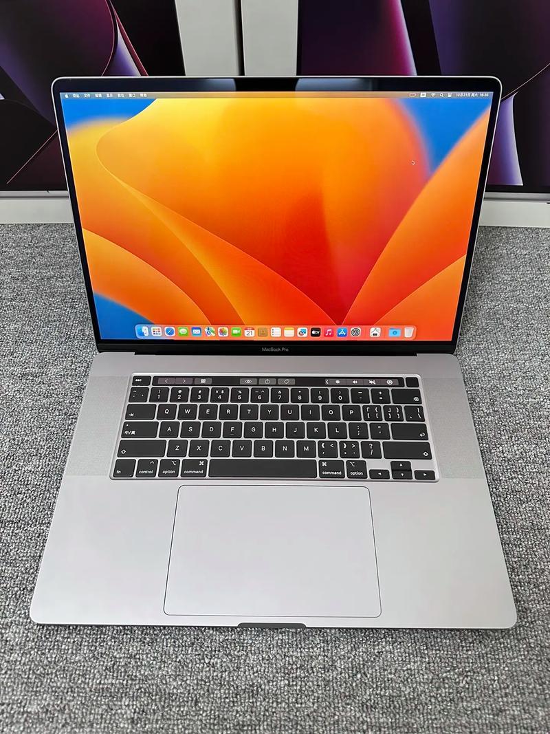 "高清性系MacBook Pro"掀起网友狂潮：笑谈科技界的“时尚宠儿”