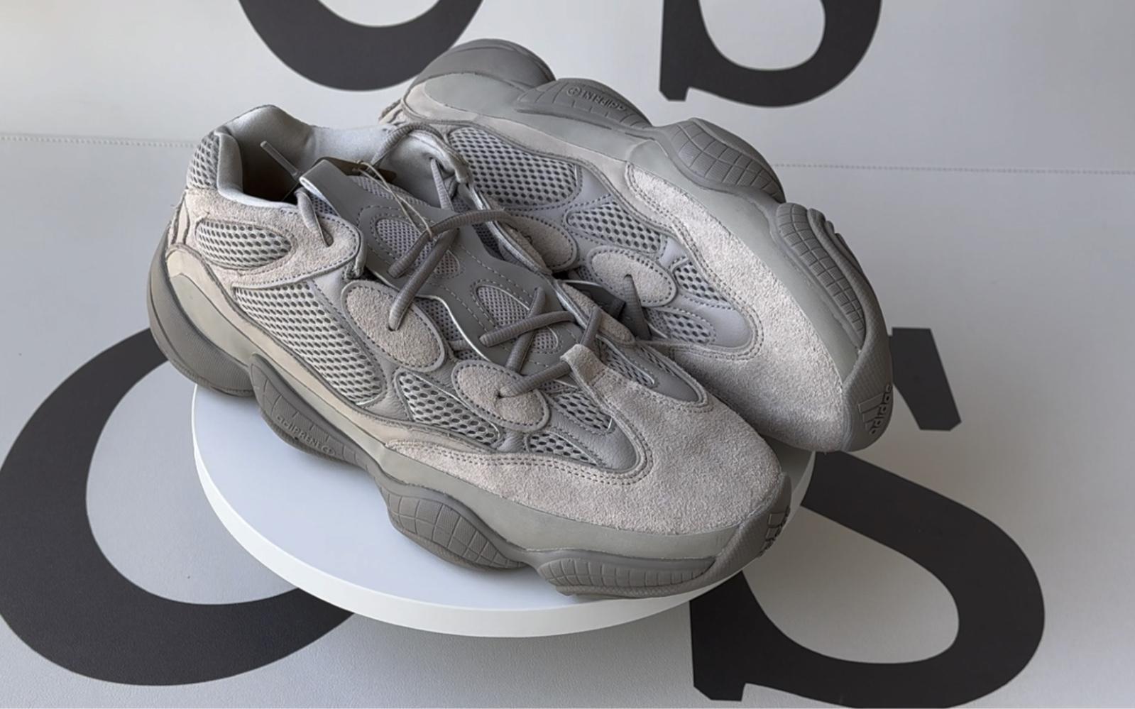 “国产Yeezy500，潮流界的神秘黑马：误打误撞还是实力逆袭？”