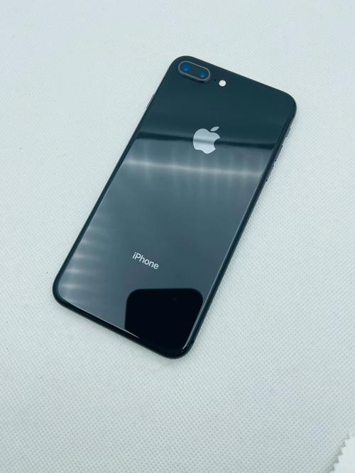 俄式风味iPhone8， 科技浪潮里的霸主