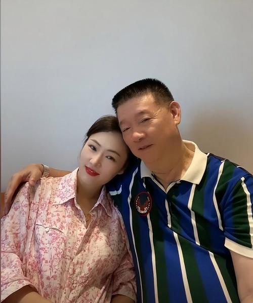 凉闻风的三缕青烟烧穿了谁的天灵盖