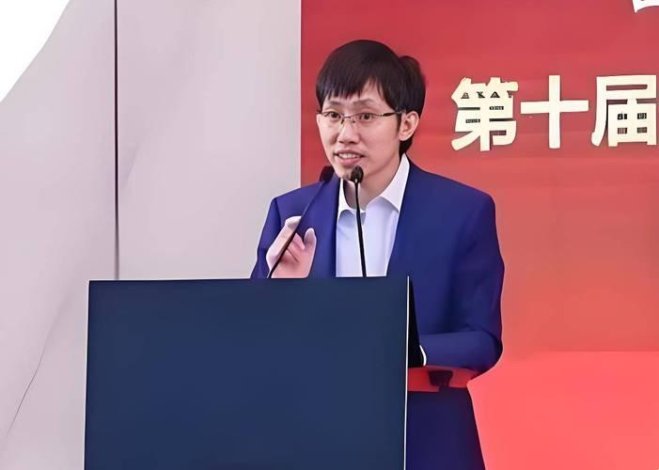 2025年核心团队稳定策略深度解析：deepseek创始人被挖角危机应对实战验证