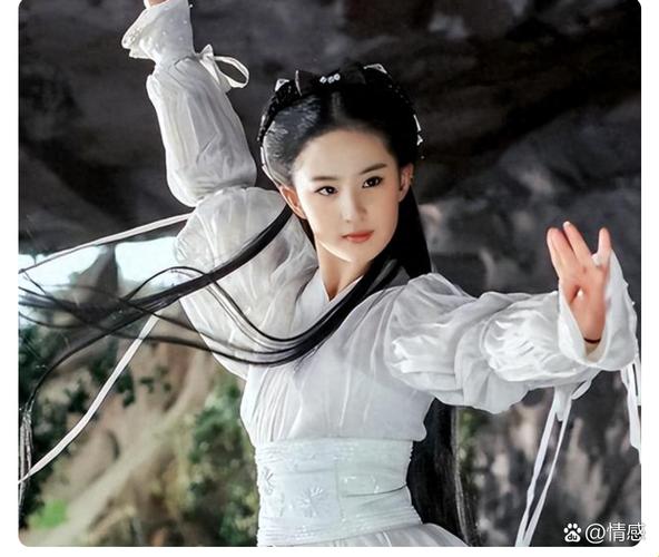 一龙五凤刘亦菲杨幂双姝争艳：真香预警还是数据泡沫？