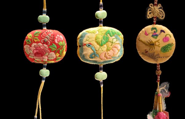 末班车惊现诡异相囊！网友炸锅：赛博棺材装得下谁的人生？