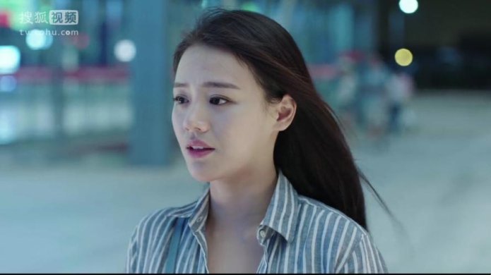 2025新争议：简瑶视频告白被指操控情感？网友怒怼算法绑架爱情