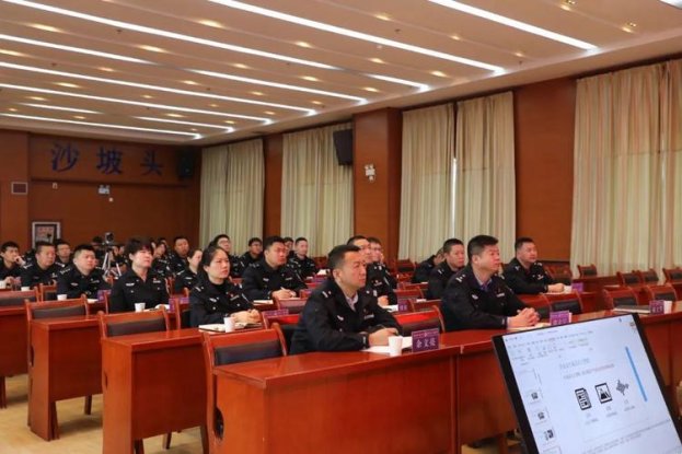 电子蝴蝶撞碎铁窗泪:我们真需要机器替警察流泪吗