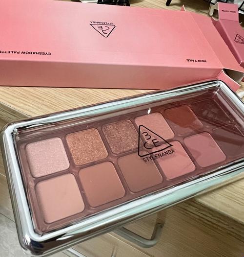 3ce眼影盘真的能画出明星同款眼妆？这五个隐藏技巧90%的人不知道！