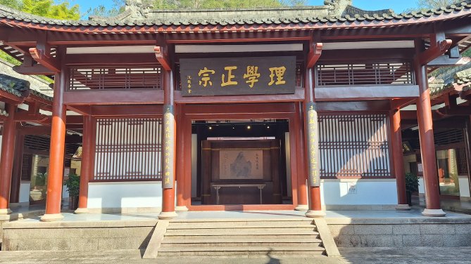 理学说白了是什么？揭开虚伪面纱后的真相