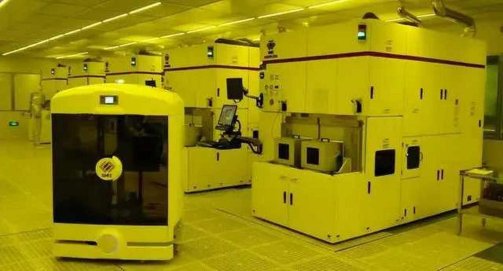 日本光刻机困境：技术封锁下的突围与反思