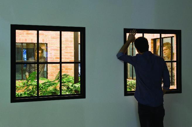 郁绍庭玻璃窗前藏着什么黑科技？普通用户也能解锁的智能视窗攻略！