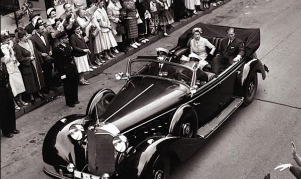 伊丽莎白的汽车片段:驶向未来的奇幻之旅